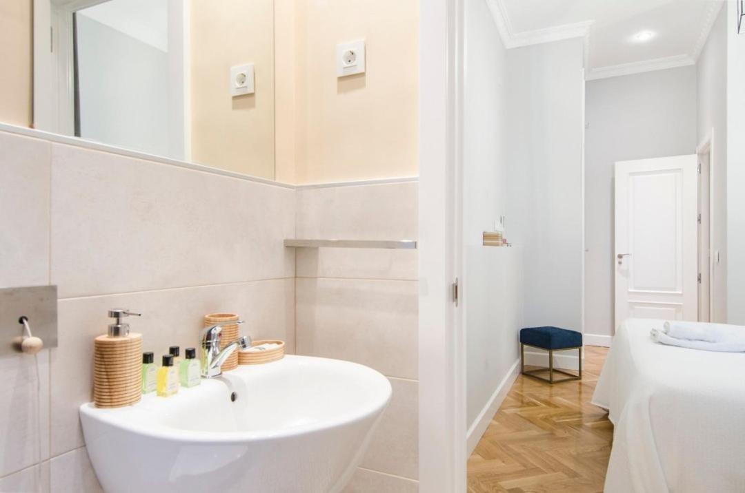 Minty Stay - Atocha 4 Bd Madrid Exterior foto